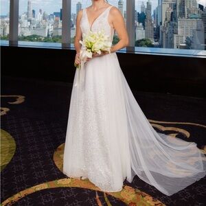 Elegant White Sleeveless Gown